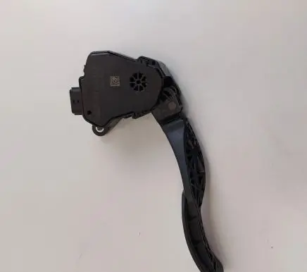 Nissan Leaf II (ZE1) Accelerator throttle pedal 180025WN0B