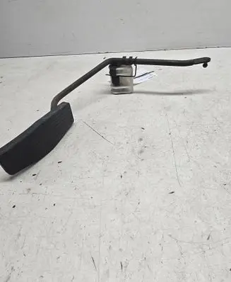Opel Omega B2 Accelerator throttle pedal