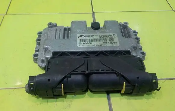 Fiat Grande Punto Engine control unit/module 51822805C