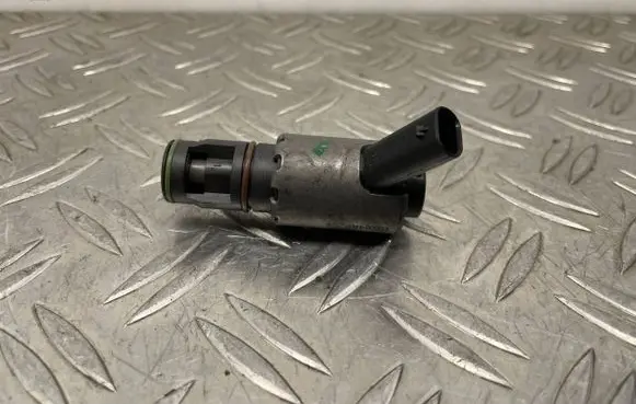 Ford Focus Camshaft position sensor H6BG6L618AB
