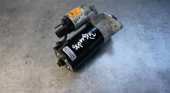 Skoda Superb B6 (3T) Starter motor 1031670