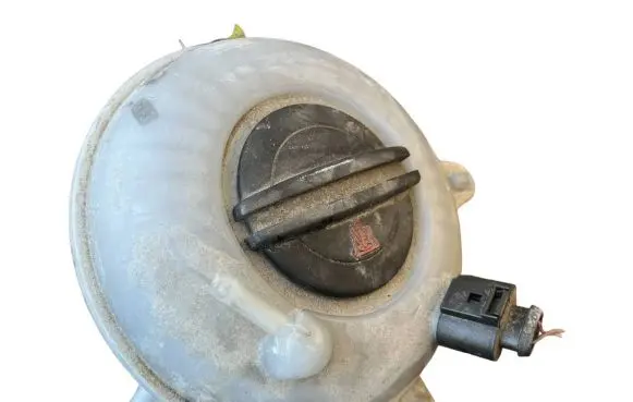 Volkswagen Golf VII Coolant expansion tank/reservoir 5Q0121407F