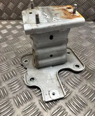 Nissan Qashqai Front bumper shock/impact absorber 622144EA0A