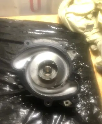 Jeep Grand Cherokee (WK) Water pump R64220104
