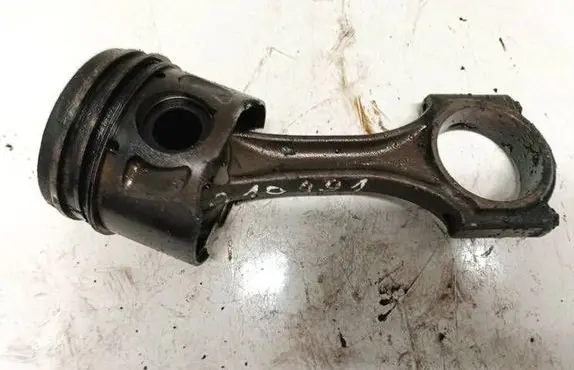Mitsubishi Outlander Piston with connecting rod 