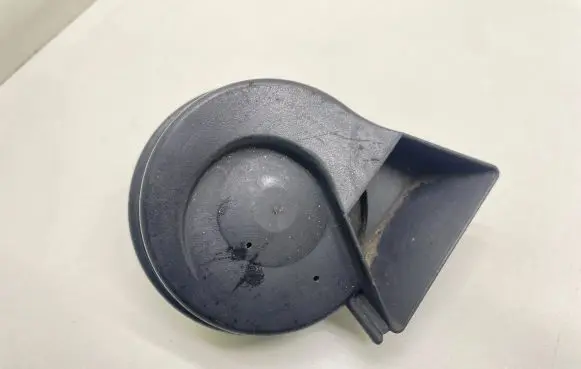 Audi A4 S4 B7 8E 8H Horn signal 8E0951221C
