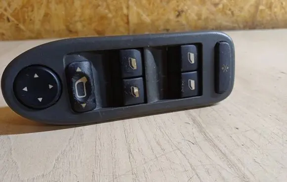 Citroen C5 Electric window control switch 96326945ZJ 30070
