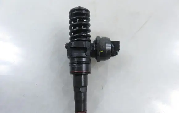 Skoda Fabia Mk1 (6Y) Fuel injector 038130073AJ