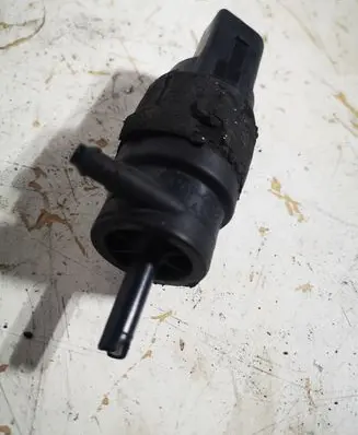 Audi A6 C7 Windscreen/windshield washer pump 8K5955647