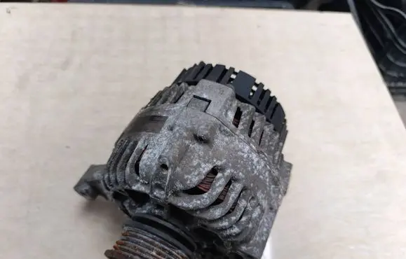 Audi A4 S4 B5 8D Generator/alternator