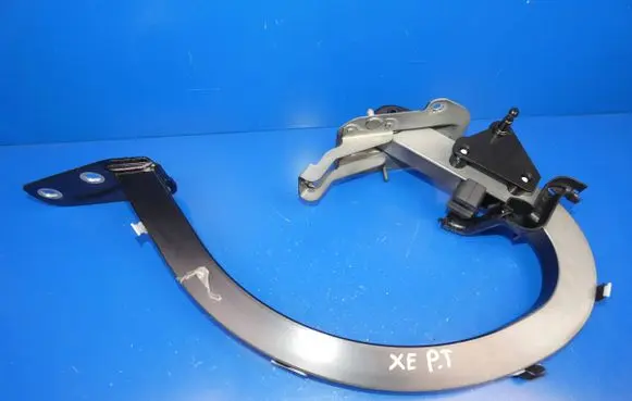 Jaguar XE Tailgate/trunk/boot hinge
