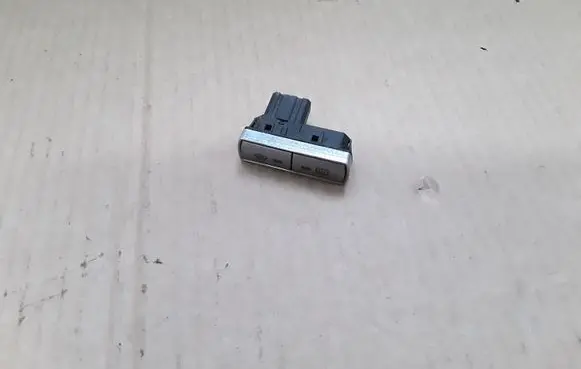 Ford Mondeo MK IV Windscreen/window heater switch 6M2T18K574AC