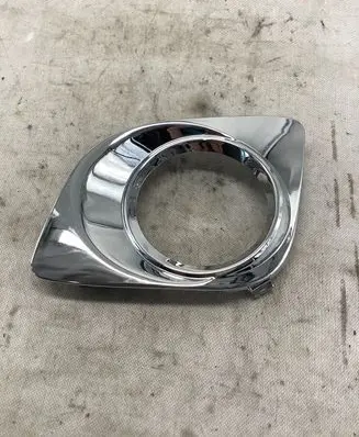 Toyota Venza Front bumper lower grill
