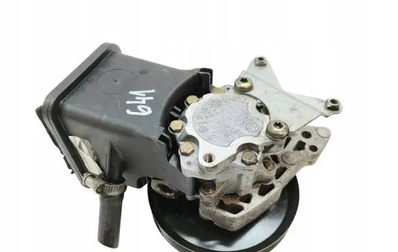 BMW 5 E39 Power steering pump 