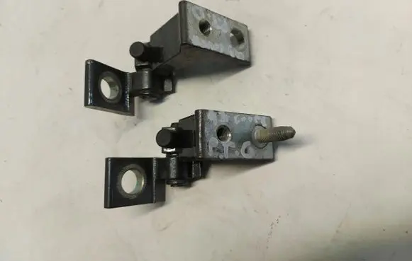 Audi Q3 F3 Rear door lower hinge AUDQ383A29089