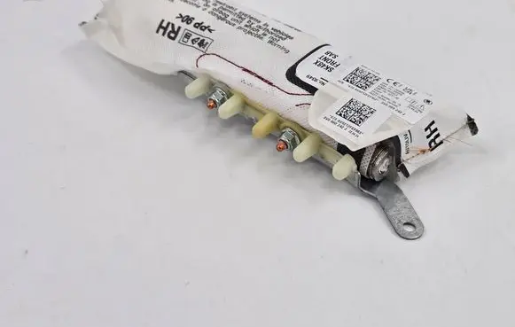 Skoda Superb B8 (3V) Seat airbag 3V0880242J 630227900