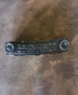Mercedes-Benz E W211 Climate control unit 2118300385