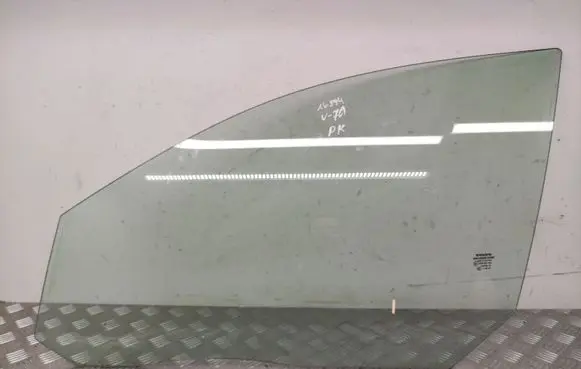 Volvo V70 Front door window glass four-door