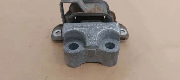 Alfa Romeo Mito Gearbox mount 071A23615