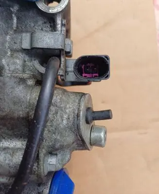 Audi A8 S8 D4 4H Air conditioning (A/C) compressor (pump) 4H0260805 4471501779