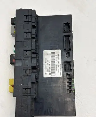 Mercedes-Benz CLK A209 C209 Fuse module 2095450101 5DK00848610
