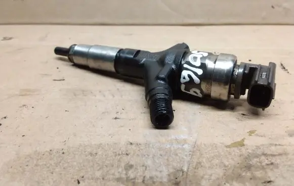 Subaru Legacy Fuel injector 16613AA030