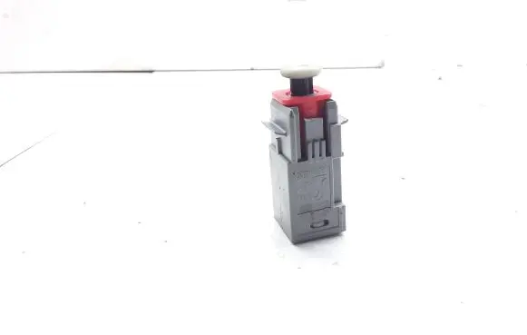 Opel Corsa D Clutch pedal sensor 55701396 869619858