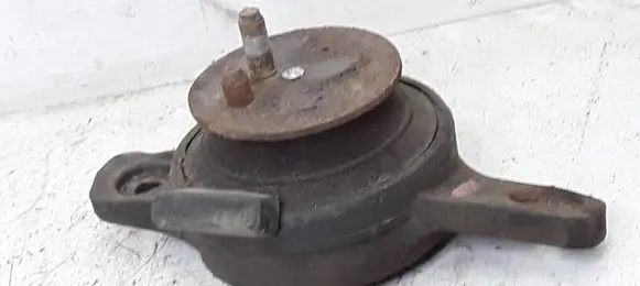 Subaru Impreza III Engine mount bracket
