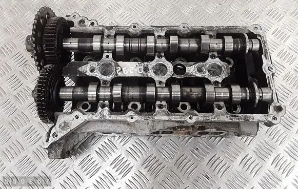 Nissan Navara Engine head 8200816799d v9x