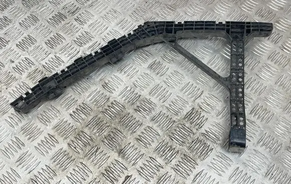 Honda Insight Rear bumper mounting bracket