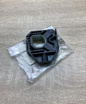 Volkswagen Golf V Radiator mount bracket 1K0121367C
