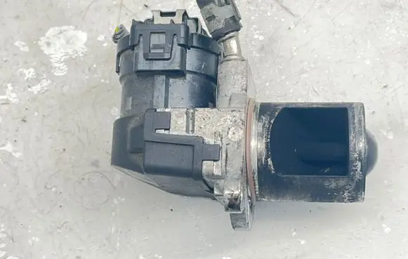 Mercedes-Benz ML W164 EGR valve 4276R005