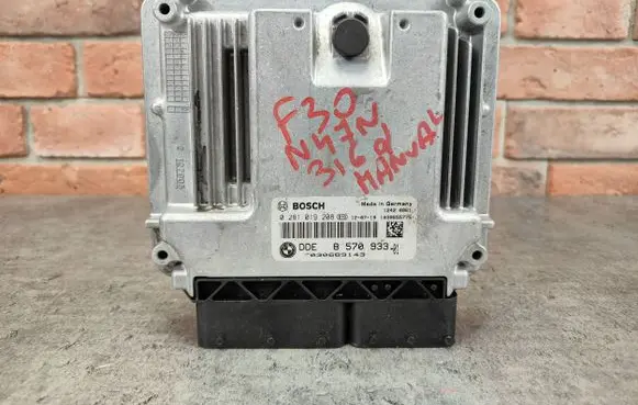 BMW 1 F20 F21 Engine control unit/module 8570933 0281019208 030663143