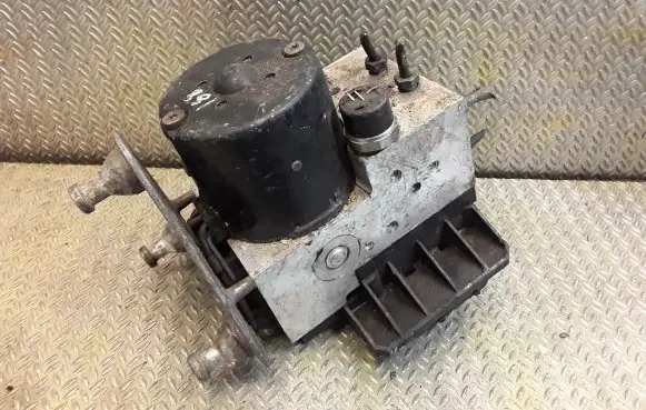 Mercedes-Benz A W168 ABS Pump 0044310912 0130108096
