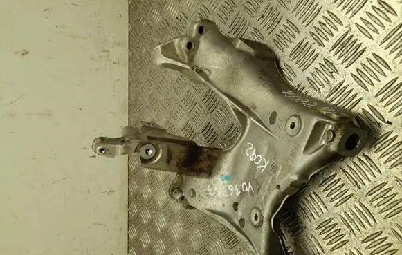 Audi A6 S6 C8 4K Engine mounting bracket 80A399295S