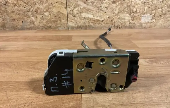 Peugeot 307 Rear door lock 