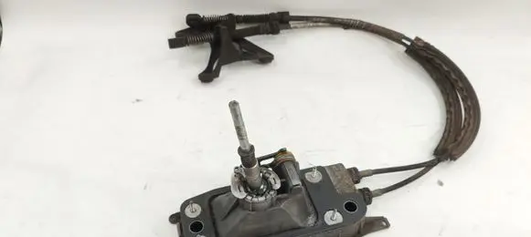 Volkswagen PASSAT B6 Gear shifter/selector 3C0711049M