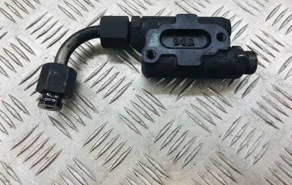 Fuel injector supply line/pipe
