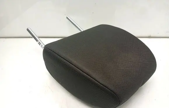 Nissan Qashqai+2 Front seat headrest 