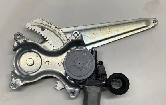 Toyota RAV 4 (XA40) Rear door window regulator with motor 8571035180 2621002331