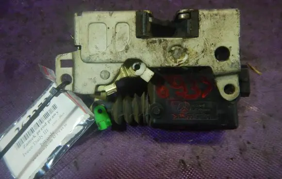 Iveco Daily 3rd gen Front door lock