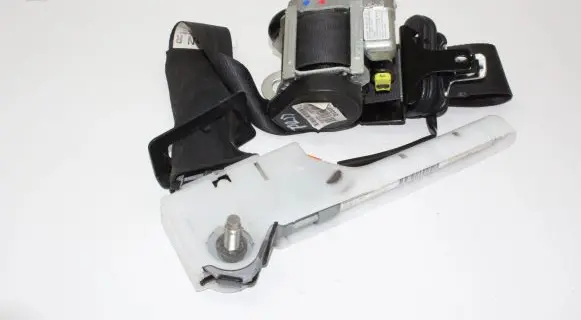 Nissan Juke I F15 Front seatbelt 617544101C