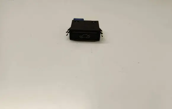 BMW 7 E38 Tailgate opening switch 8365579