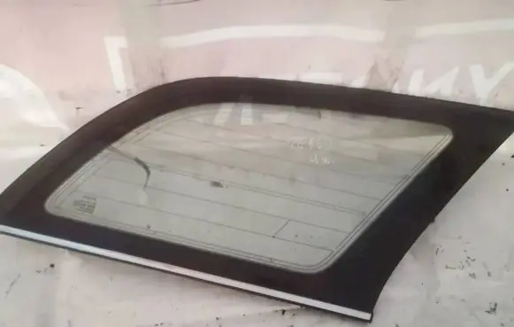 Toyota Avensis T250 Rear side window