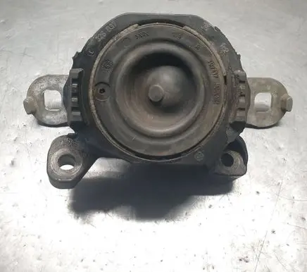 Volvo V50 Engine mount bracket 326B26
