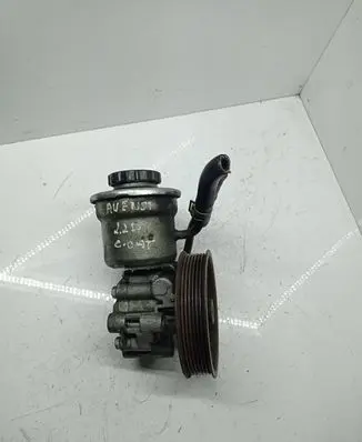 Toyota Avensis T250 Power steering pump