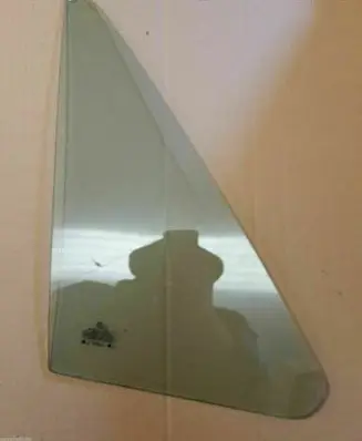 Volkswagen Golf I Front vent window/glass (coupe) 171845252A