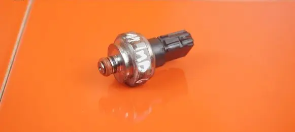 Lexus ES VII XZ10 Fuel pressure sensor 8945833041 14MB6