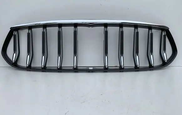 Maserati Quattroporte Front bumper upper radiator grill 670151229 670151231