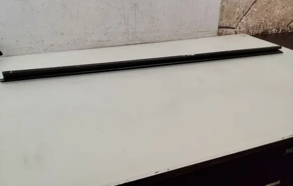 Seat Ibiza IV (6J,6P) Front door glass trim molding 
